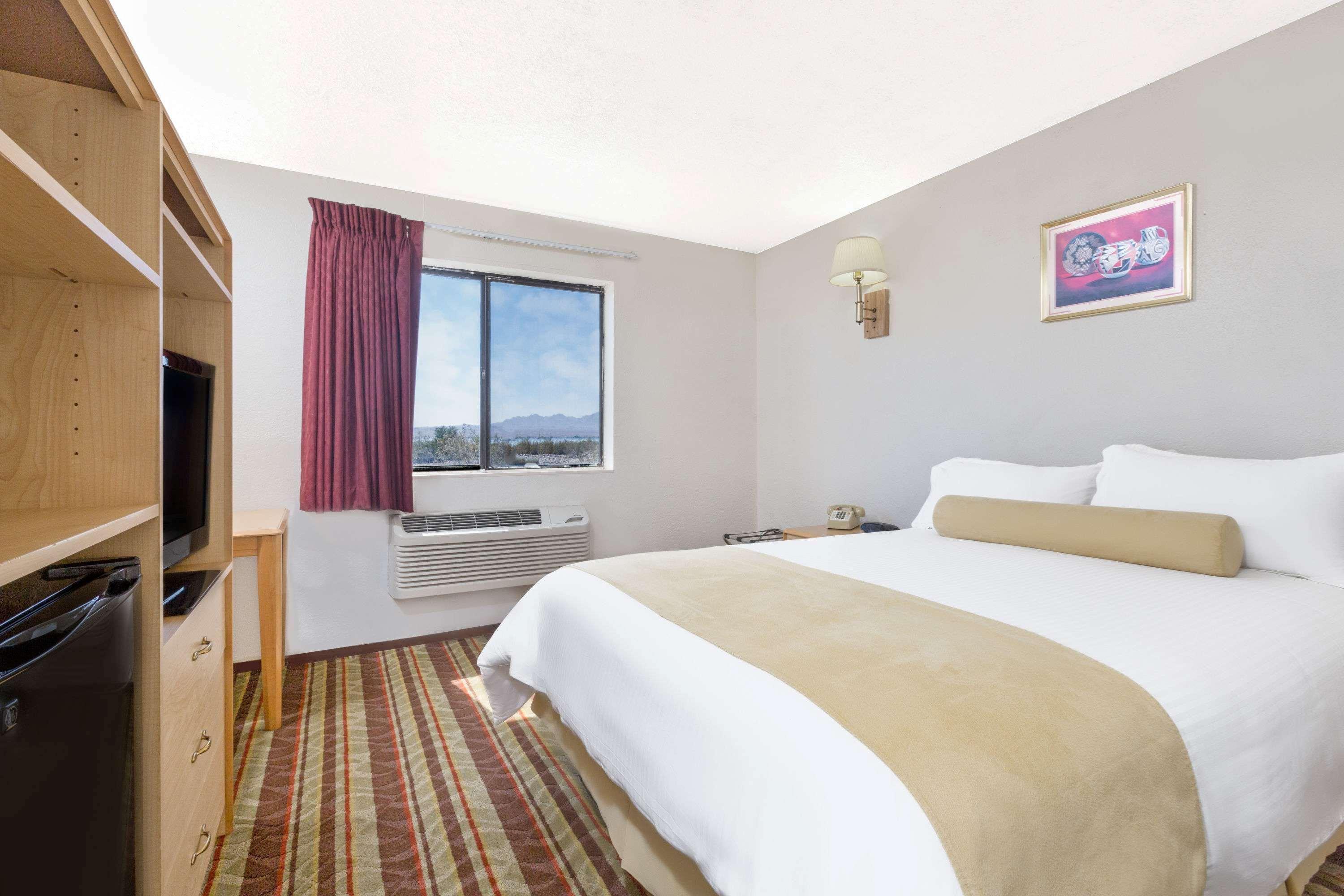Super 8 By Wyndham Lake Havasu City Zewnętrze zdjęcie