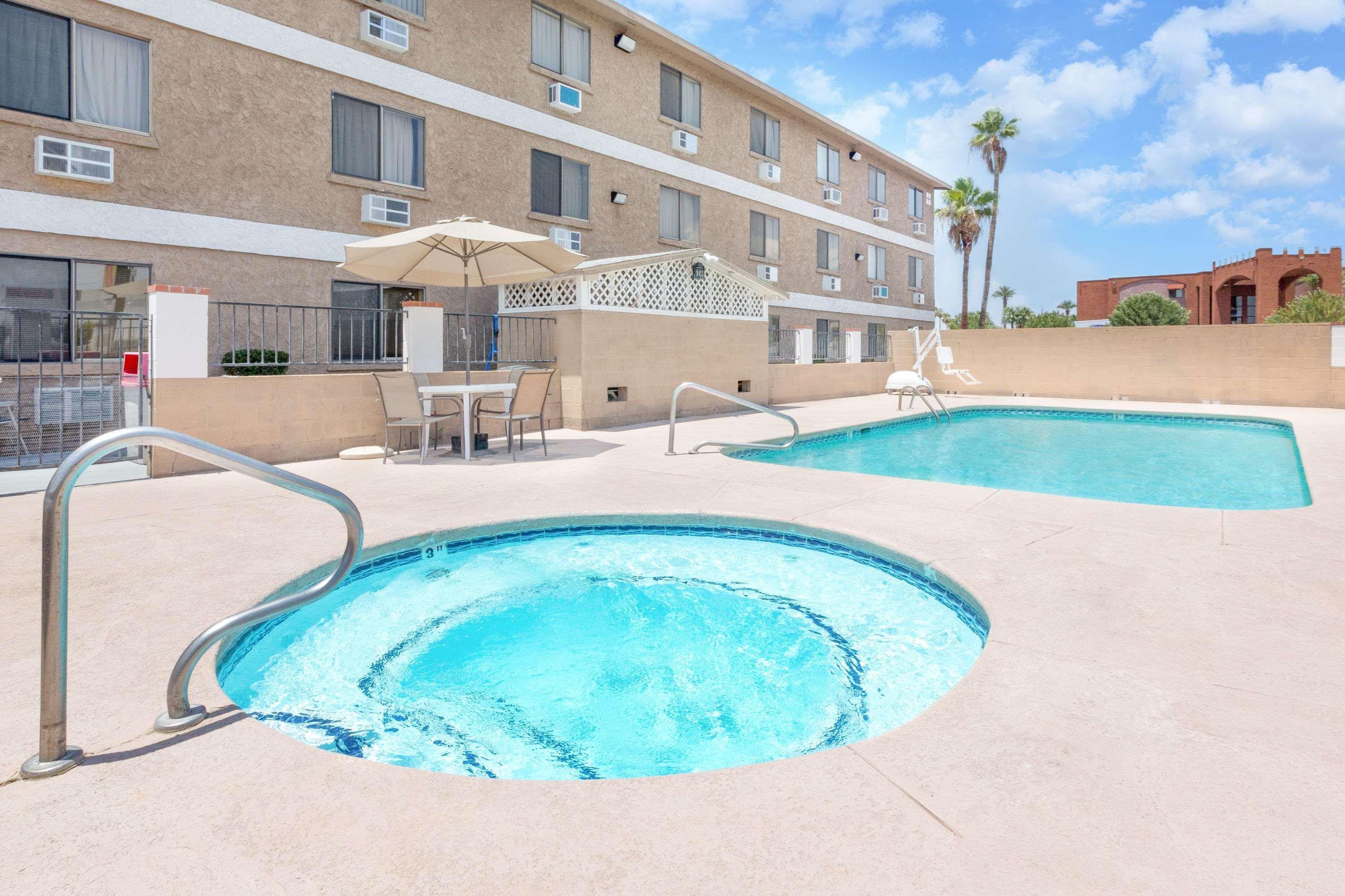 Super 8 By Wyndham Lake Havasu City Zewnętrze zdjęcie