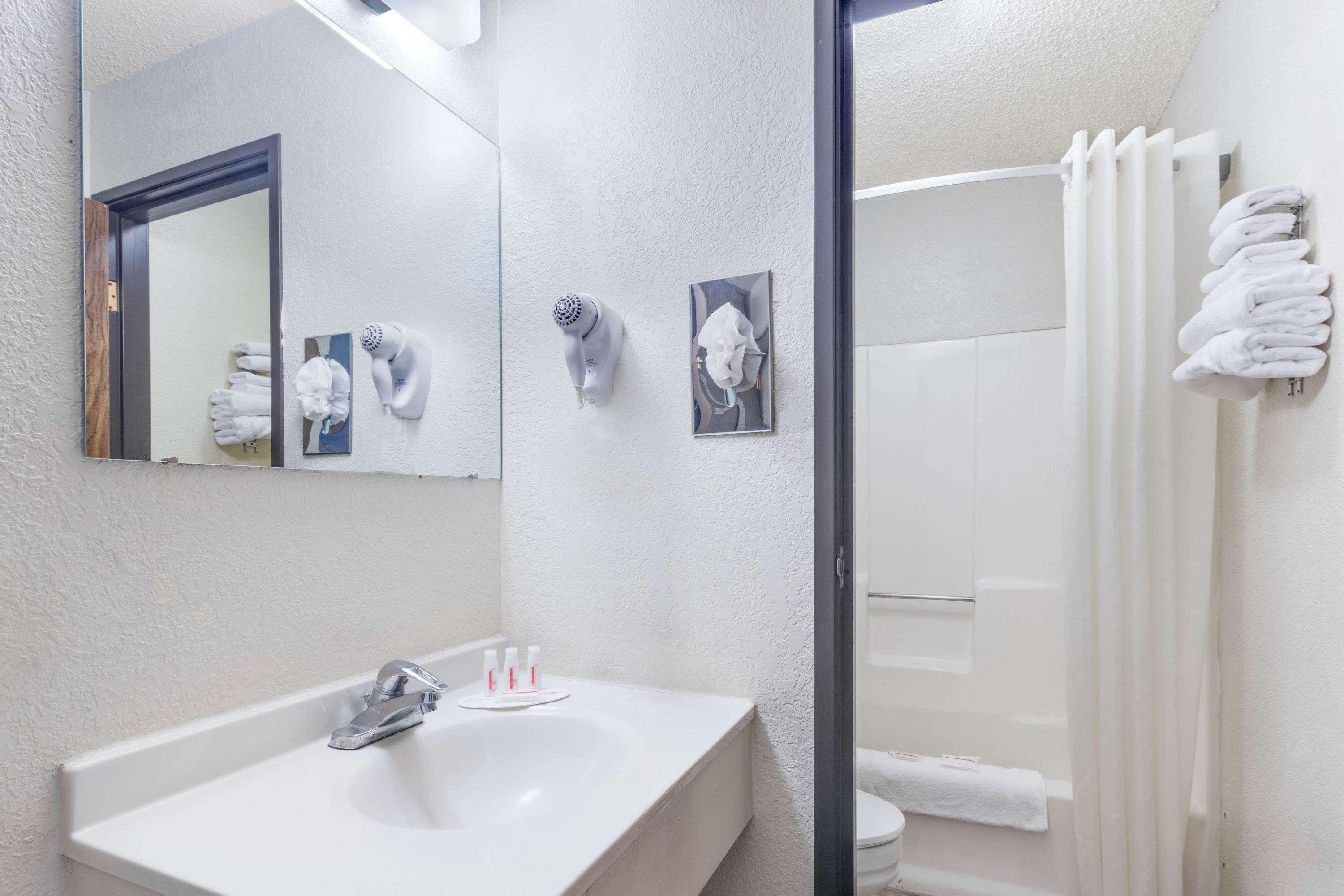 Super 8 By Wyndham Lake Havasu City Zewnętrze zdjęcie