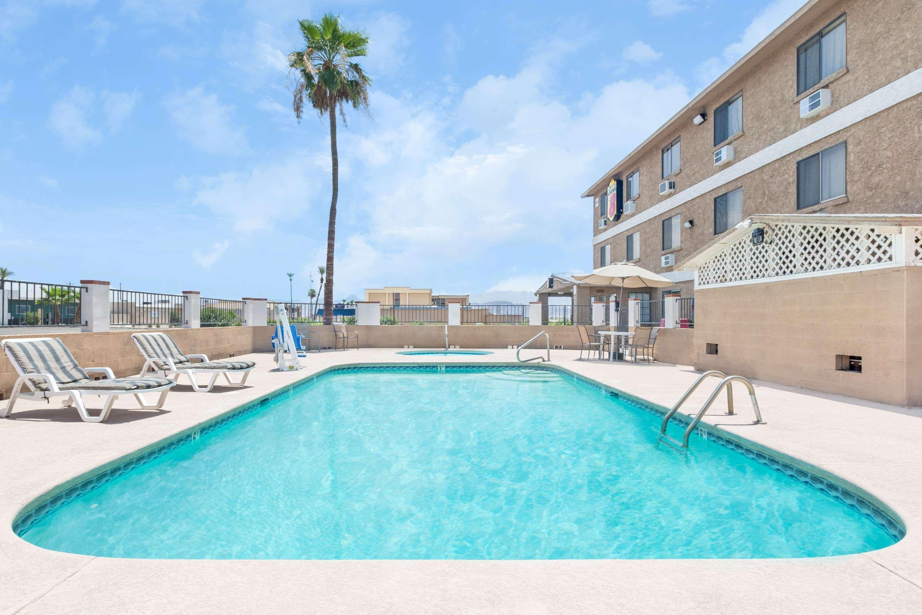Super 8 By Wyndham Lake Havasu City Zewnętrze zdjęcie
