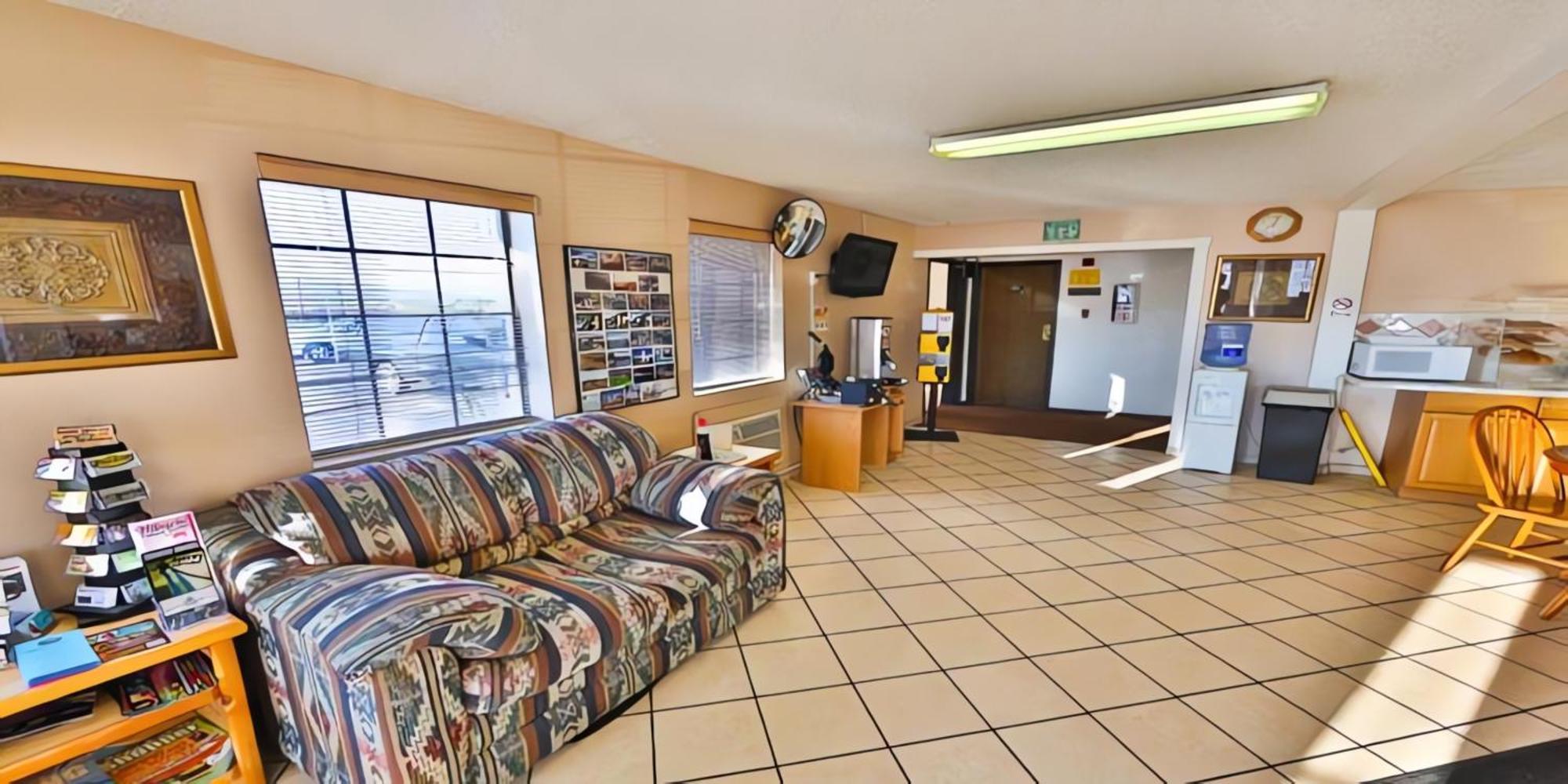 Super 8 By Wyndham Lake Havasu City Zewnętrze zdjęcie
